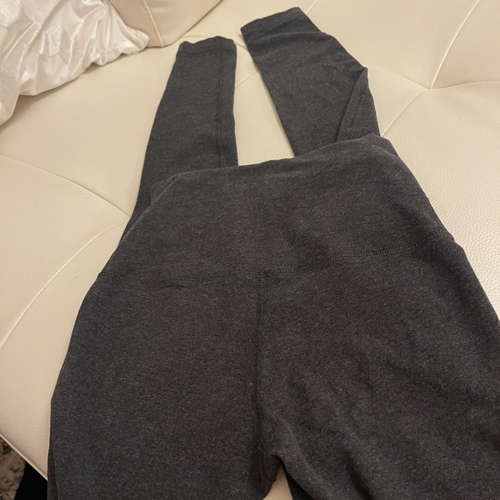 Dark grey Lululemon leggings